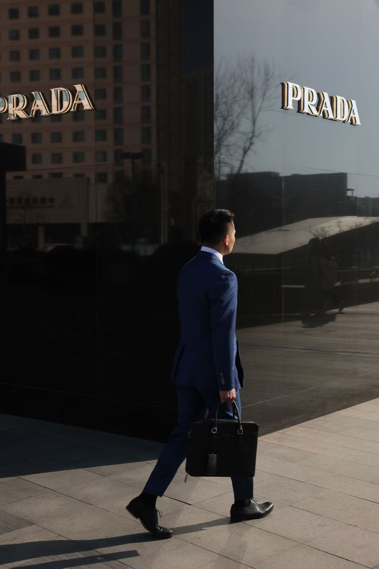 Imported 100% Wool Sapphire Blue Slim-fit Casual Men‘s Business Suits