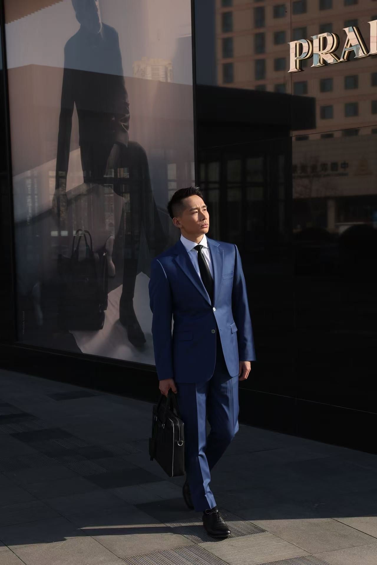 Imported 100% Wool Sapphire Blue Slim-fit Casual Men‘s Business Suits