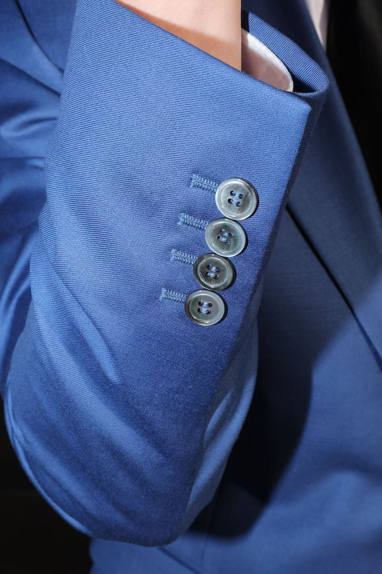 Imported 100% Wool Sapphire Blue Slim-fit Casual Men‘s Business Suits