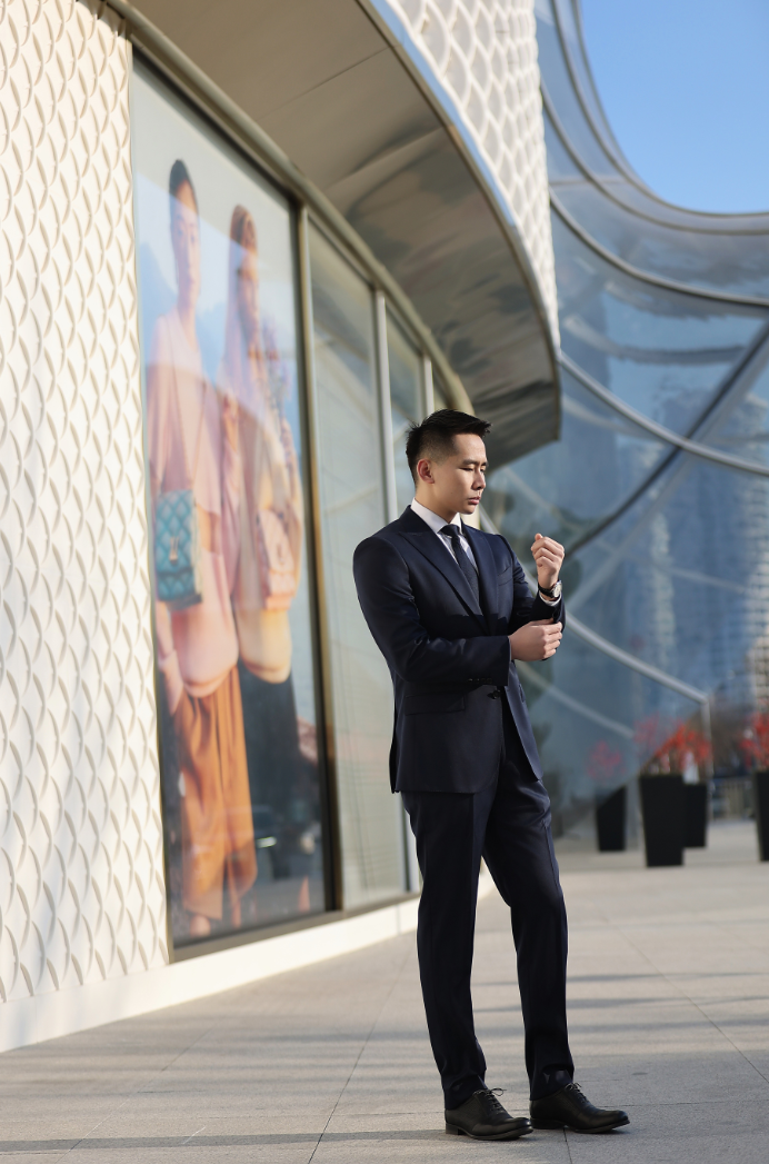 Imported 100% Wool  Navy Blue Peaked Lapel Slim-fit Casual Men‘s Business Suits