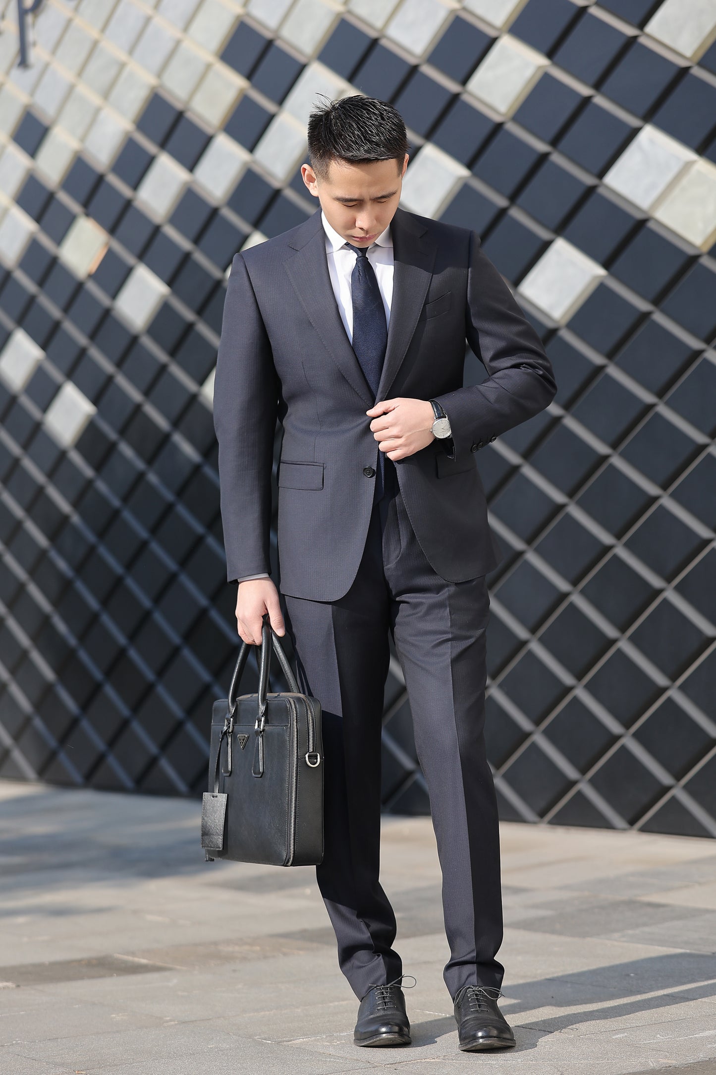 Imported 100% Wool Subtle Pattern Navy Blue Slim-fit Casual Men‘s Business Suits