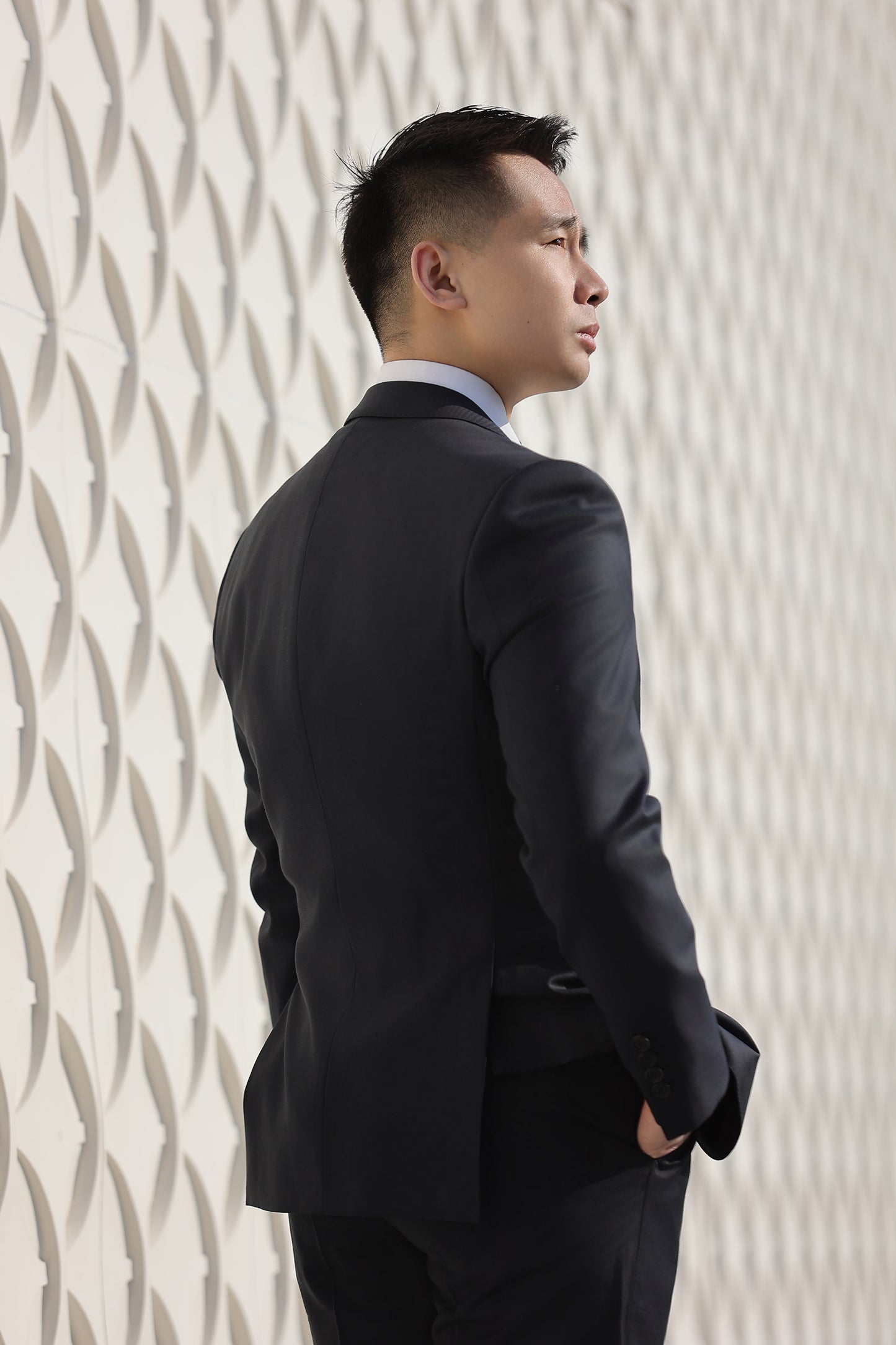 Imported 100% Wool Subtle Pattern Navy Blue Slim-fit Casual Men‘s Business Suits