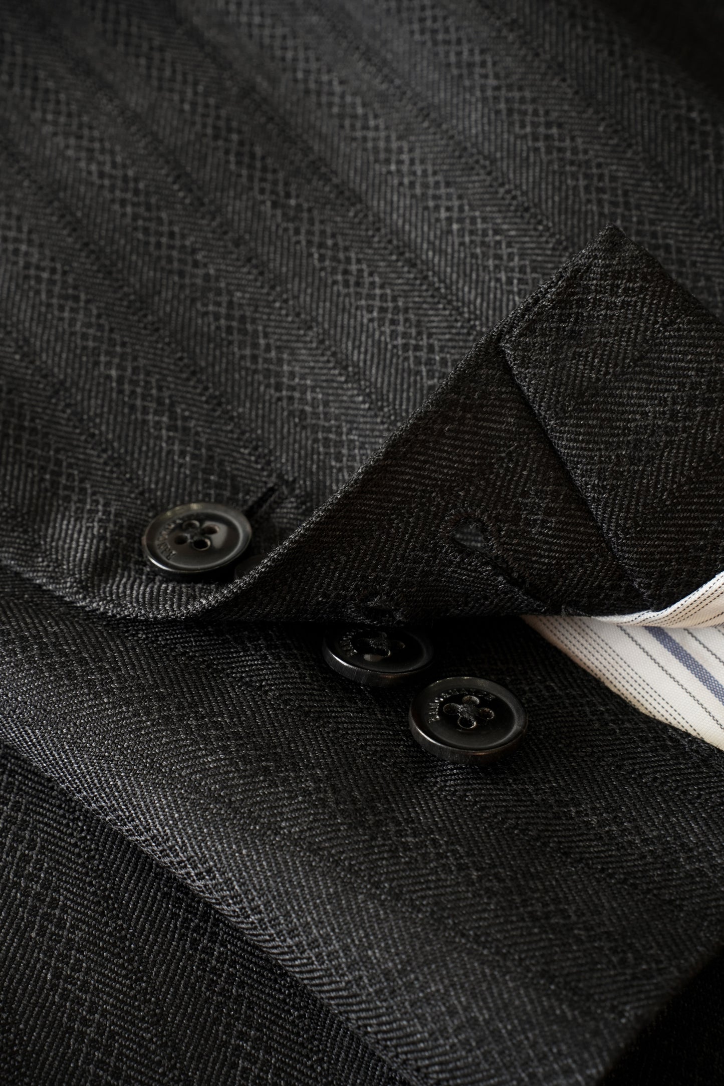 Imported 100% Wool Dark Grey Crocodile Print Slim-fit Casual Men‘s Business Suits