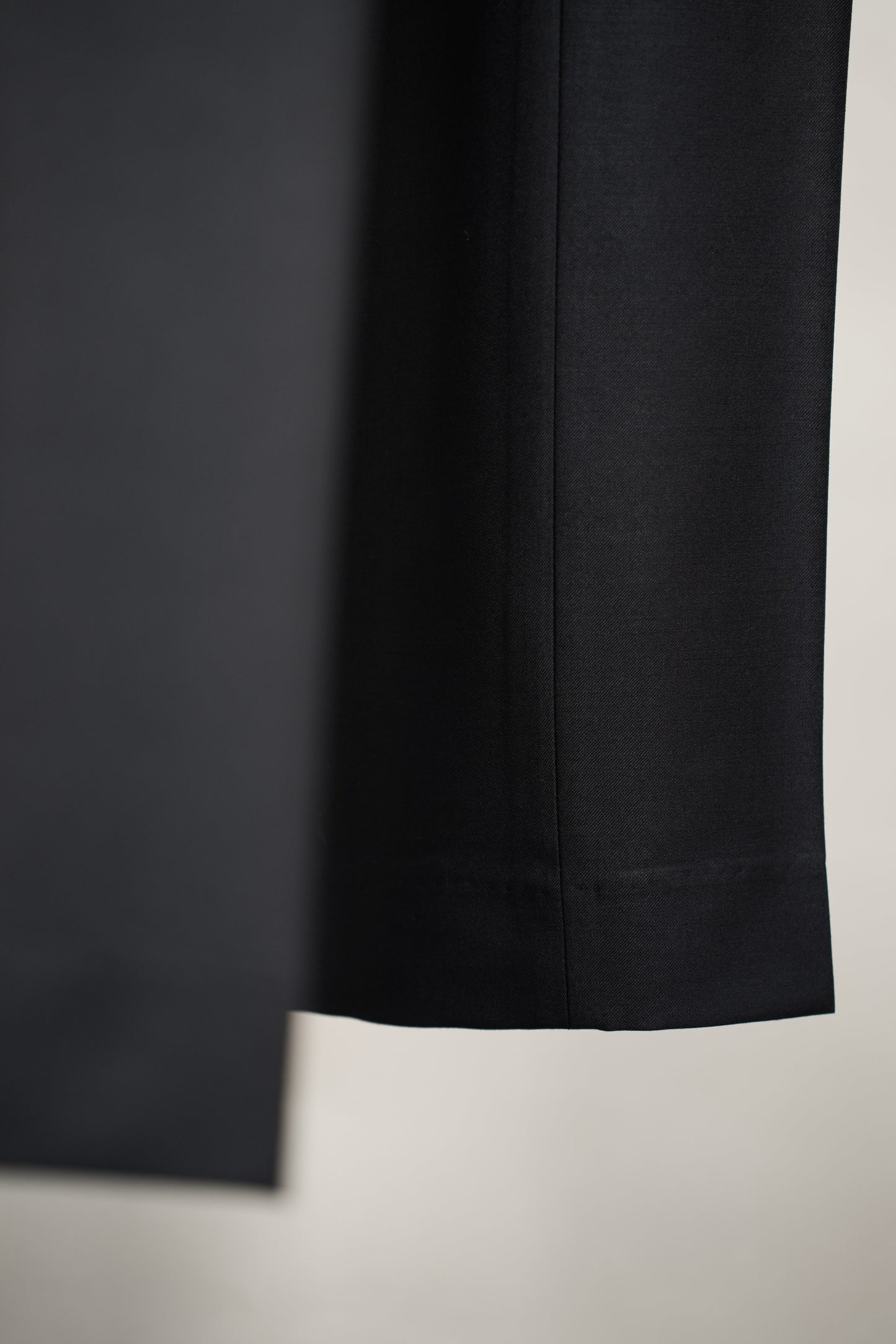 Imported 100% Wool 1881 Gentry Black Slim-fit Casual Men‘s Business Suits